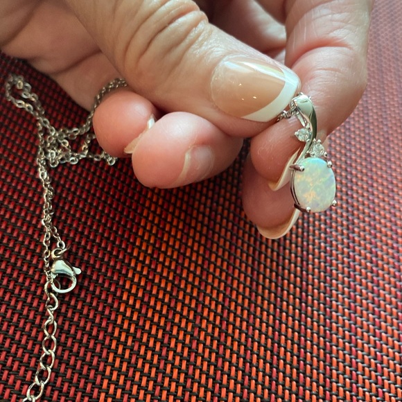 Jewelry - Faux Opal Necklace